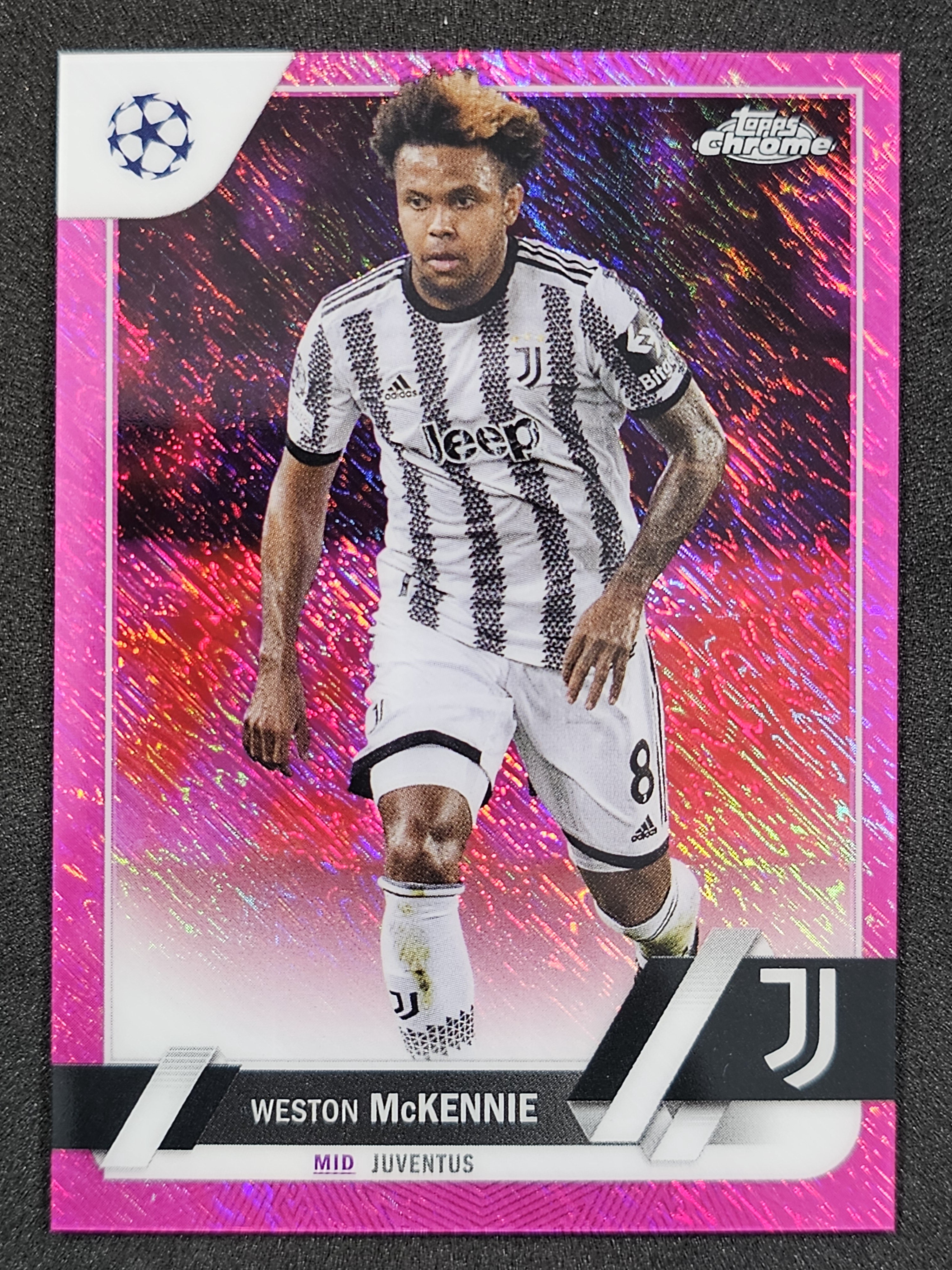 2022-23 Topps Chrome UEFA CC / 250 #115 Weston McKennie Pink Shimmer Refractor