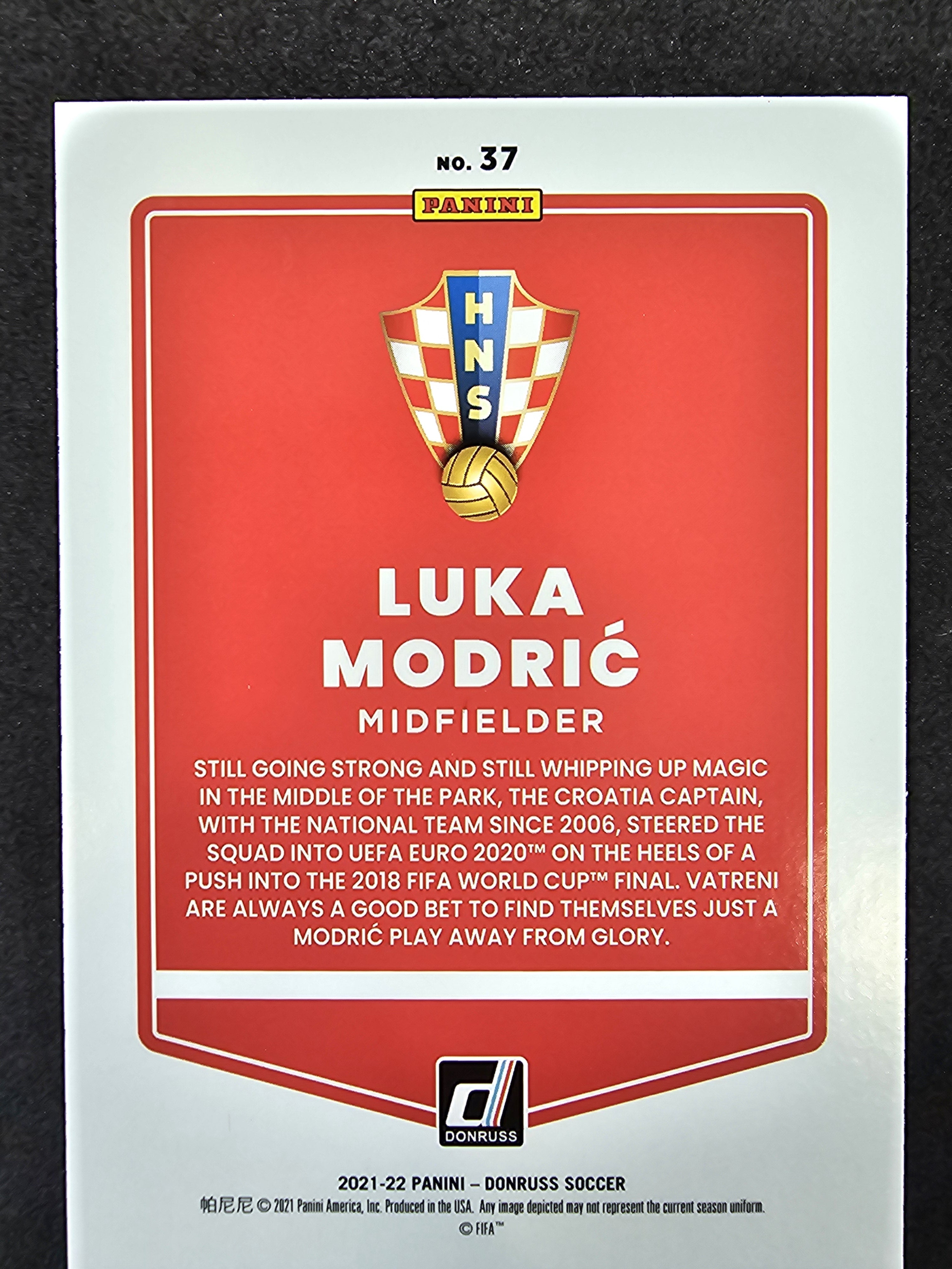 2021-22 Donruss #37 Luka Modric Holo Orange Laser