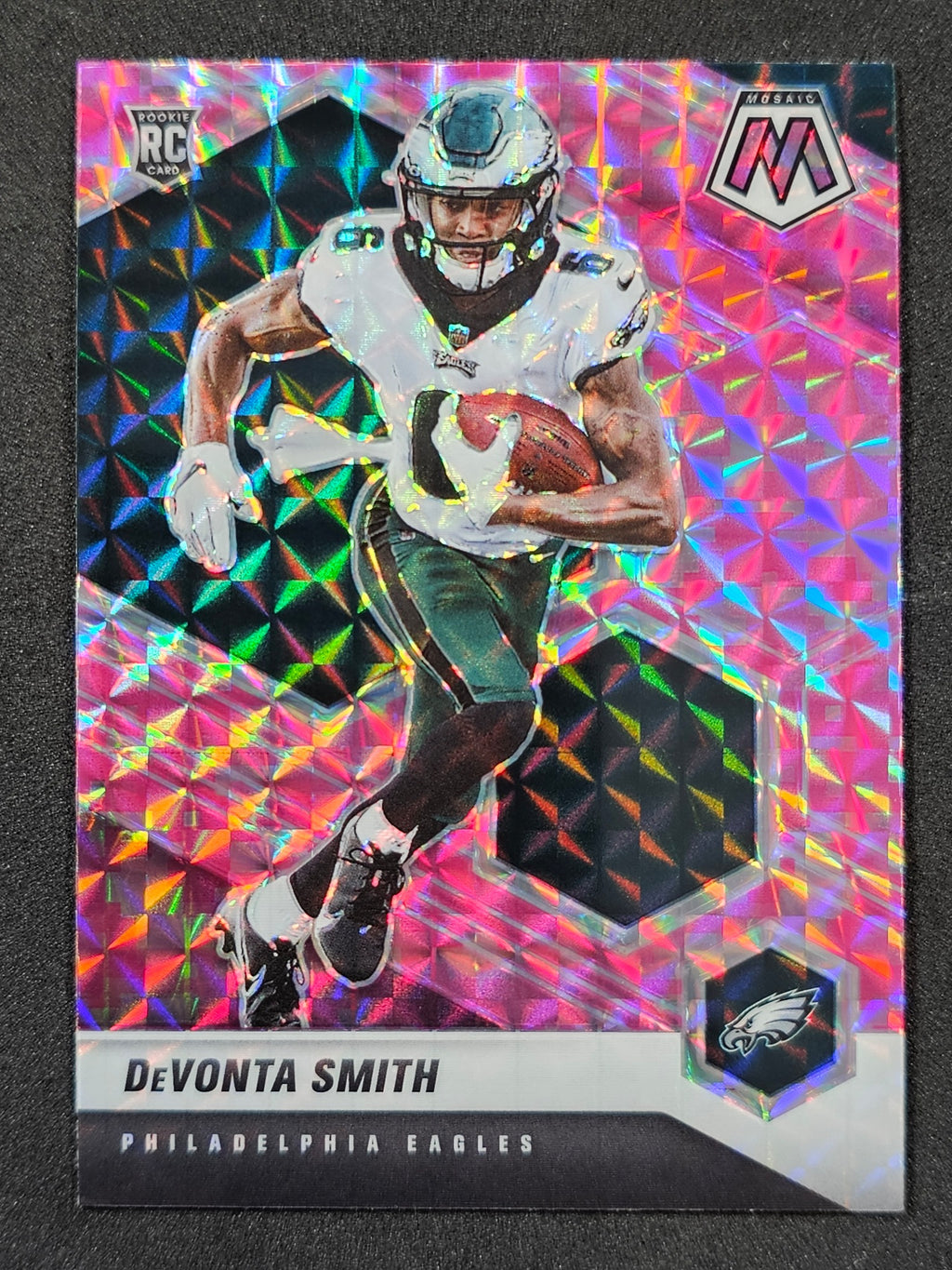 2021 Panini Mosaic #305 DeVonta Smith Pink