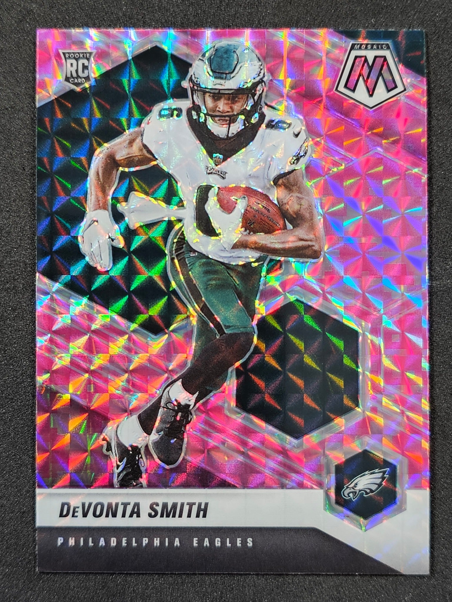2021 Panini Mosaic #305 DeVonta Smith Pink